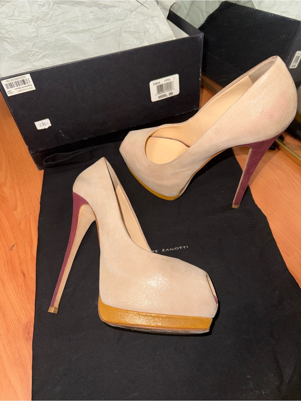 Giuseppe Zanotti Peep Toe platform Heels Sz 37